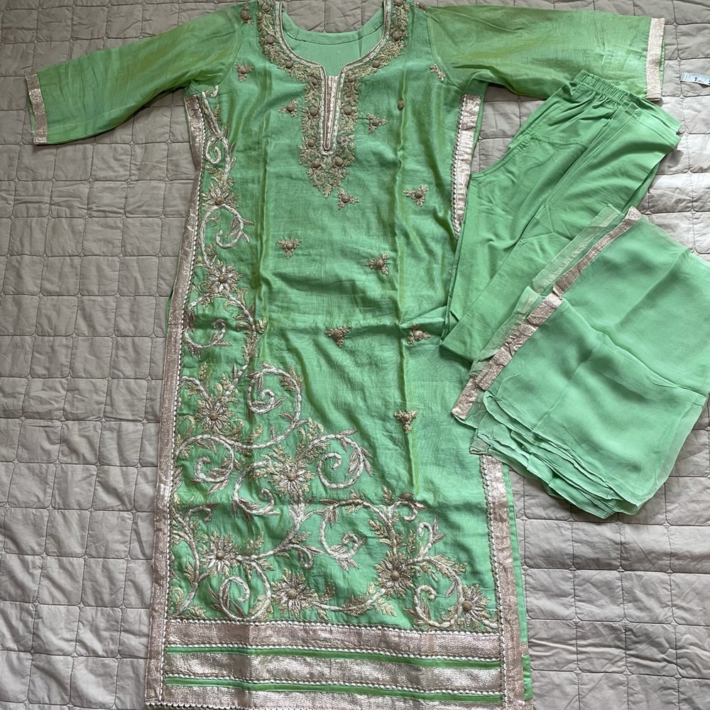 Women’s Indian dress